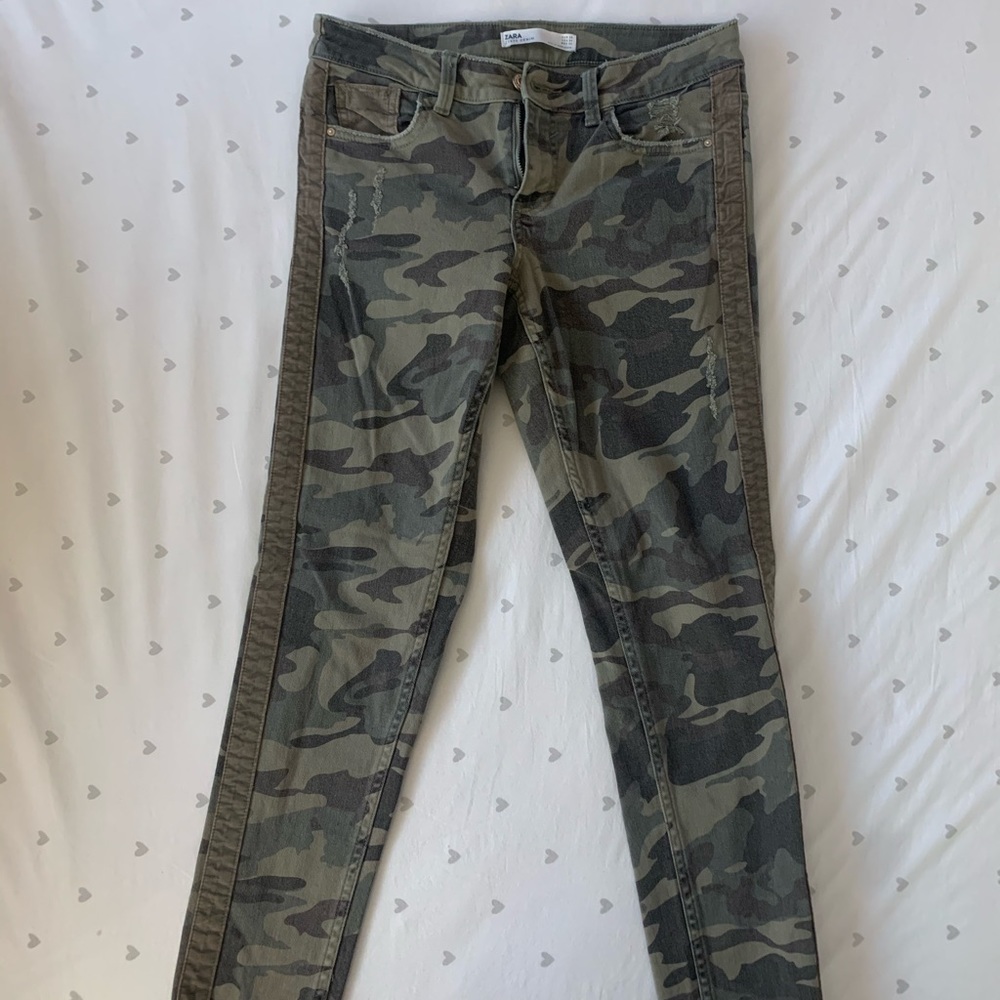 Zara camo pants with raw hem Straight leg